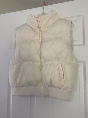 Aeropostale Cream Puffer Vest